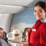Praca stewardessy- jak wygląda, na czym polega? Praca stewardessy