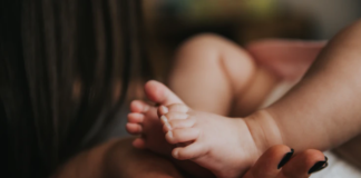 praca opiekunki dla dziecka