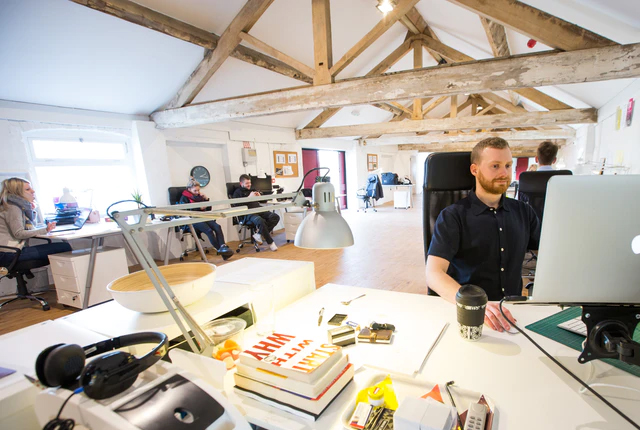 Ile zarabia UX designer