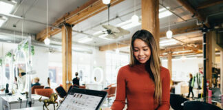 Ile zarabia kierownik sklepu