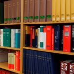 Jak zostać komornikiem? komornik studia