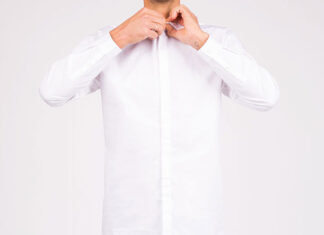 Biała koszula męska w codziennych stylizacjach