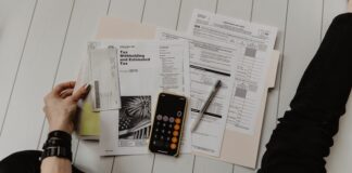 Jak zrozumieć złożone raporty finansowe i interpretować dane liczbowe