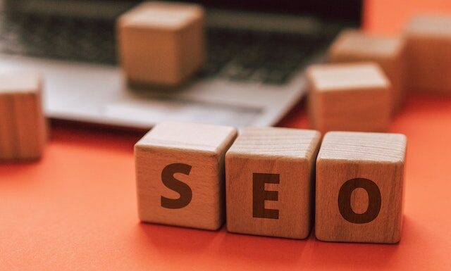 Jak zoptymalizować treści na stronie internetowej dla lepszego SEO: Dlaczego to ważne i jakie czynniki warto uwzględnić Jak zoptymalizować treści na stronie internetowej dla lepszego SEO