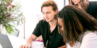 Czym jest planowanie strategiczne i jakie są jego kluczowe elementy