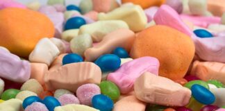 Co powoduje zmiana ceny jednego z dwóch dóbr?