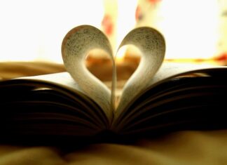 Jakie są główne zalety systemów rozproszonych?