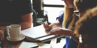 Jak się przywitać po angielsku na spotkaniu biznesowym?