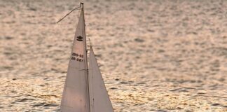 Czy można pracować zdalnie z zagranicy 2023?