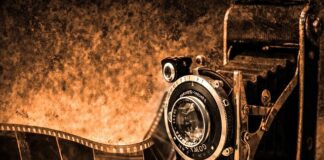 Czy film 2D ogląda się w okularach?