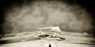 Jaki jest związek pomiędzy pamięcią RAM i pamięcią wirtualna?