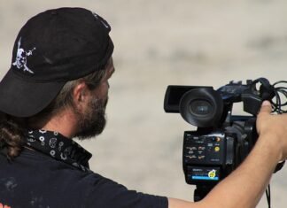 Ile zarabia reżyser filmowy?