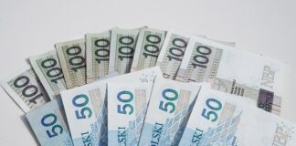 Czy zarobki z zagranicy trzeba wykazać w Polsce?