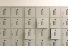 Meble socjalne w zakładzie pracy: szatnia, szafki BHP i kuchnia pracownicza Meble socjalne w zakładzie pracy
